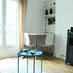 Nicole Shelter