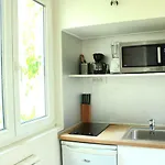 Nicole Shelter